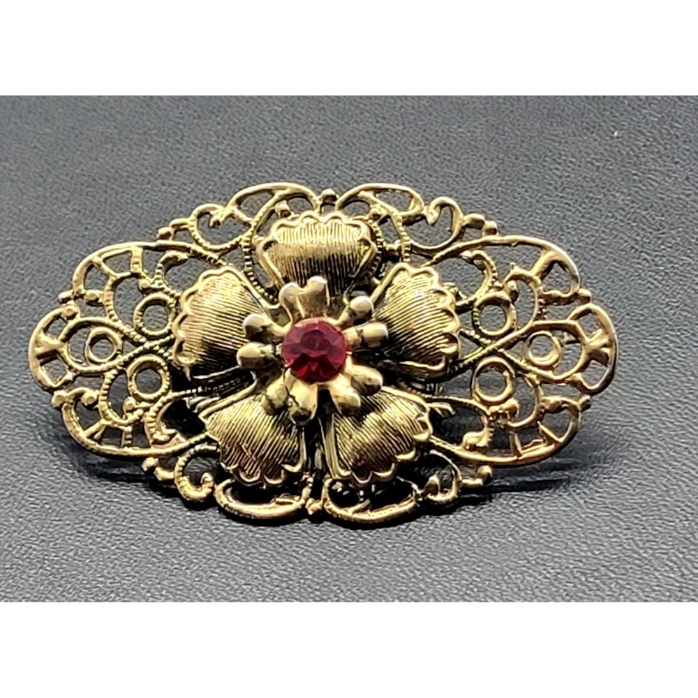 Vintage Brooch Gold Tone Filigree Red Stone Floral Oval Pin